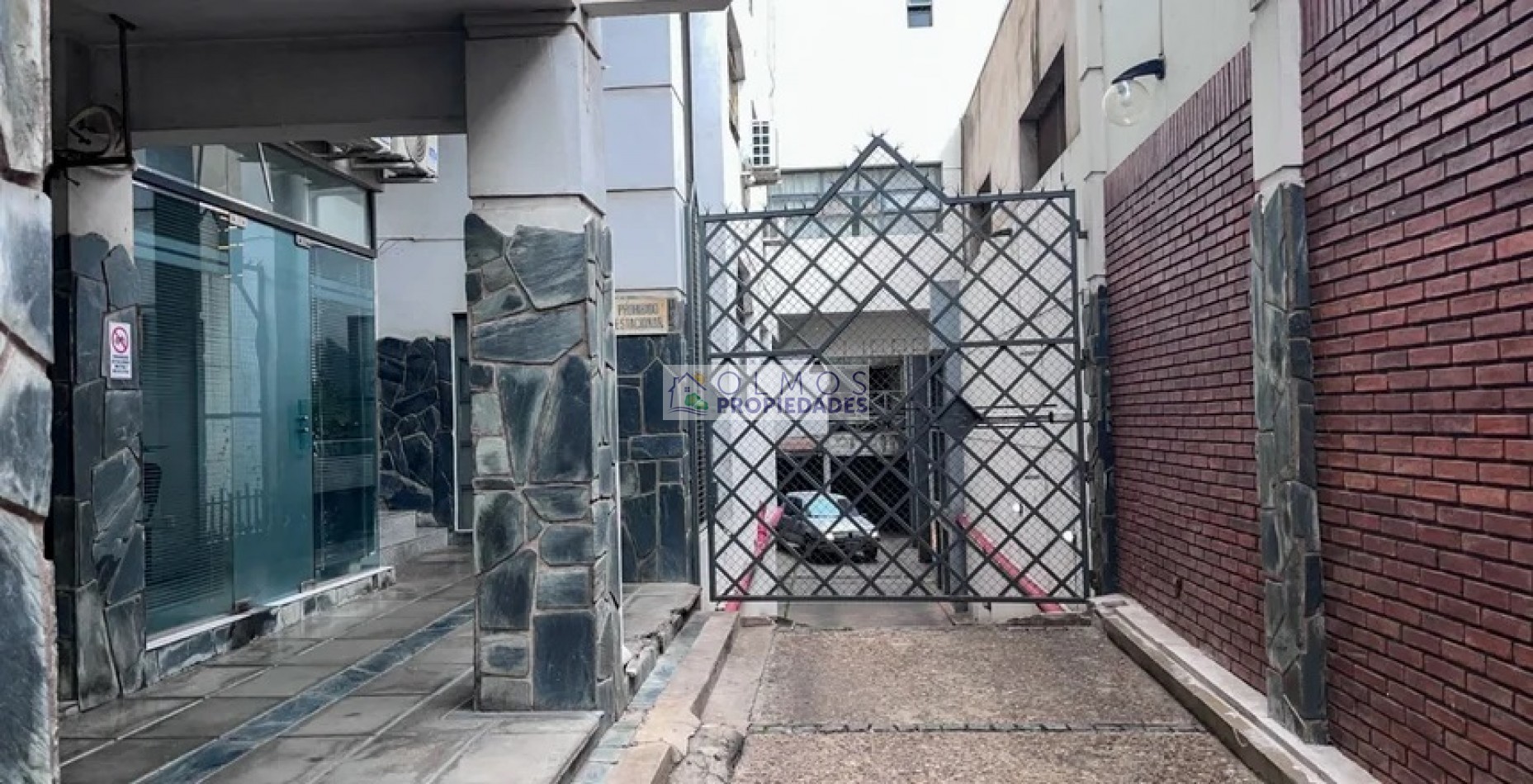 Cochera en venta - Buenos Aires 153